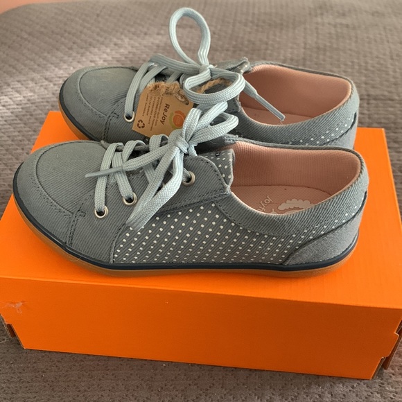 Livie & Luca denim sneaker. Brand New with tag - Picture 3 of 5